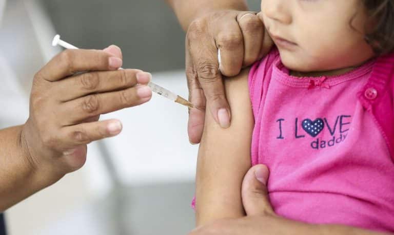 Nenhum estado brasileiro atinge meta de vacinação contra o sarampo