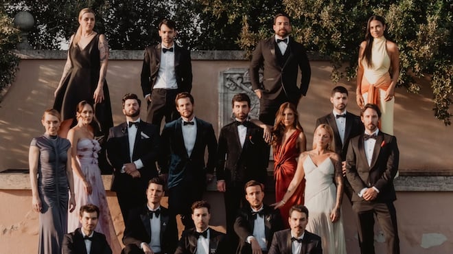 Alerta de bastidores! Paloma Poeta ganha companheiro inesperado em foto de figurino