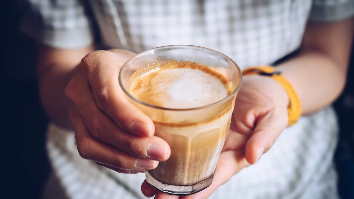 Receita de café anti-inflamatório para aliviar dores nas articulações
