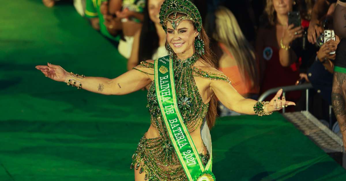 Esquenta com gritos de 'Lula' e 'selinho em Iza': como foi a coroação de Paolla Oliveira na Imperatriz