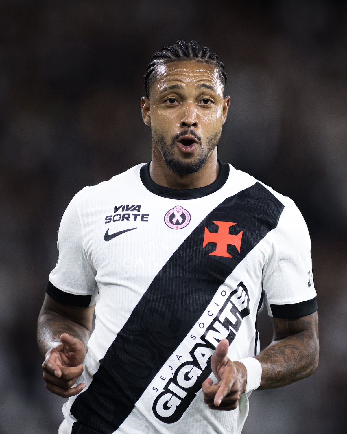 Vasco embala na temporada, vence clássico contra o Botafogo e abre distância do Z-4