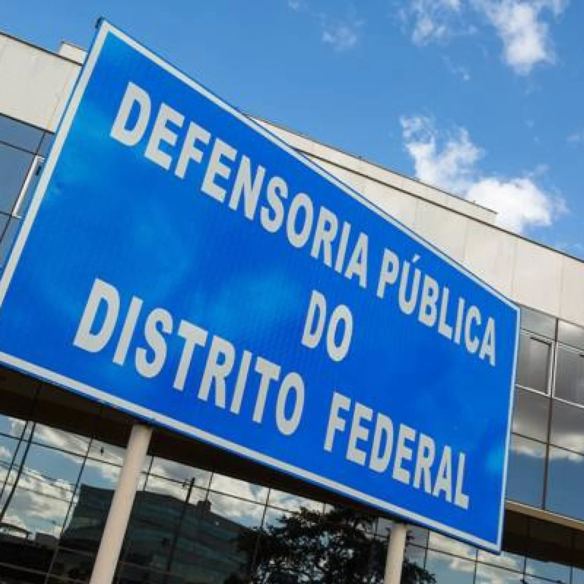 Defensoria Pública do DF abre concurso com remuneração de R$ 11,5 mil