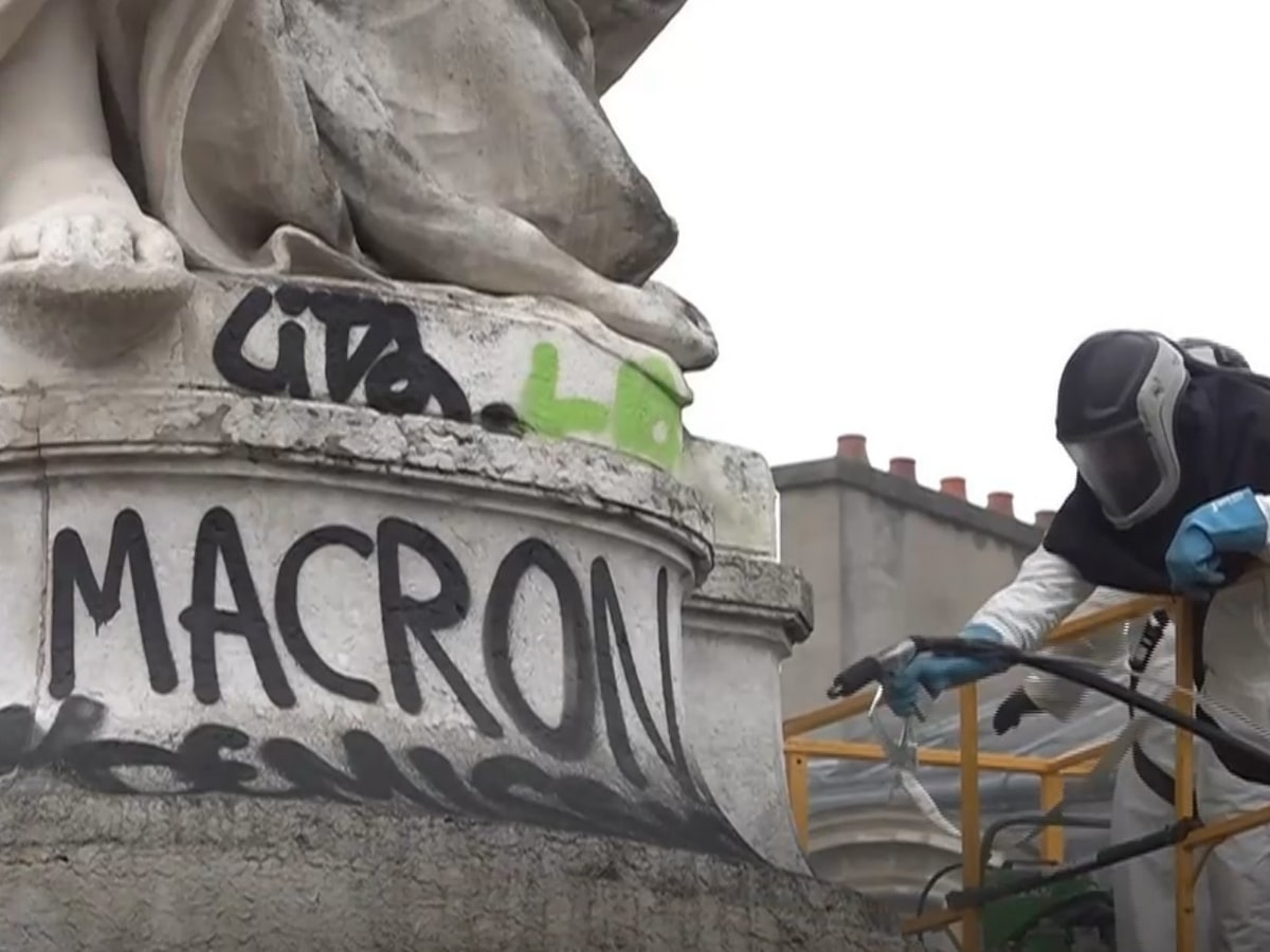 Comerciantes limpam estragos após protestos em Paris; França mobilizará forças de segurança
