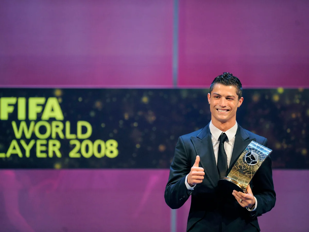 Cristiano Ronaldo lidera votação da Bola de Ouro de todos os tempos