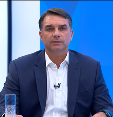 Flávio Bolsonaro durante entrevista na Rede Globo Foto: Reprodução/Globo