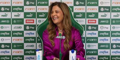 Foto: A presidente Leila Pereira, da SE Palmeiras, durante coletiva de imprensa, na Academia de Futebol. ( Cesar Greco/Palmeiras/by Canon) / G&aacute;vea News