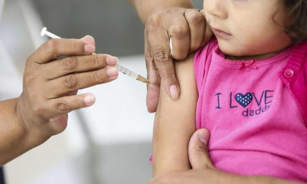 Nenhum estado brasileiro atinge meta de vacinação contra o sarampo