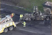 Rodoanel tem 12 km de congestionamento após acidente com fogo em carretas - imagem 2