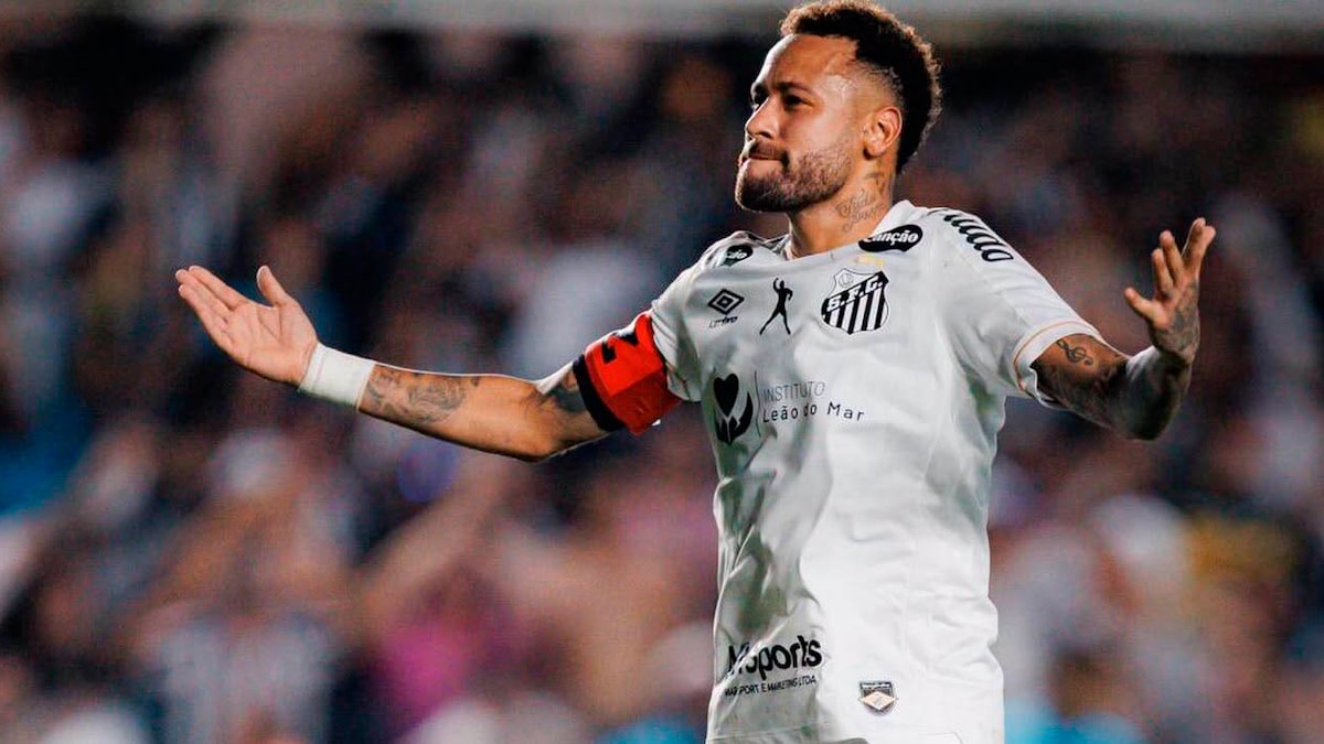 Neymar anota duas vezes de pênalti e Santos busca empate com o líder Flamengo na Vila