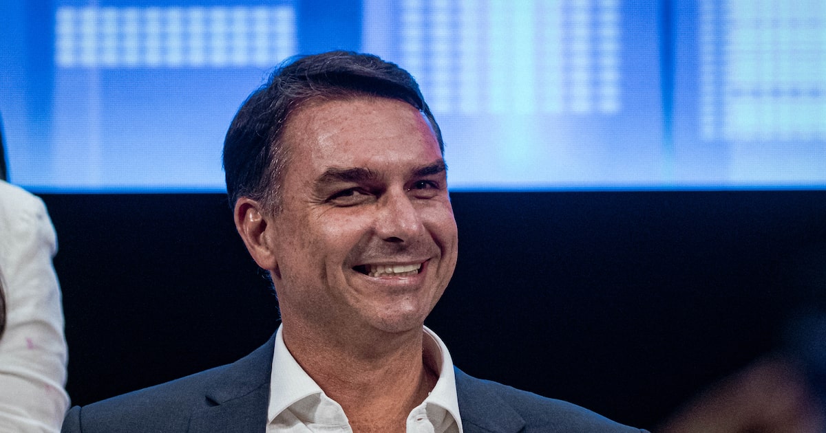 Flávio visita Jair Bolsonaro em Brasília pela segunda vez após fim da proibição de Moraes