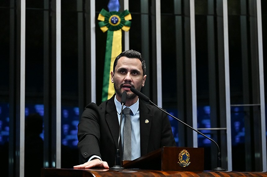 Governador eleito, Cleitinho passa mal ao discursar no Senado e não participará do primeiro ato com Flávio em MG