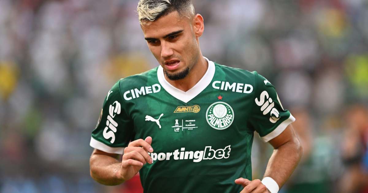 Andreas Pereira explica lance que causou expulsão no Palmeiras