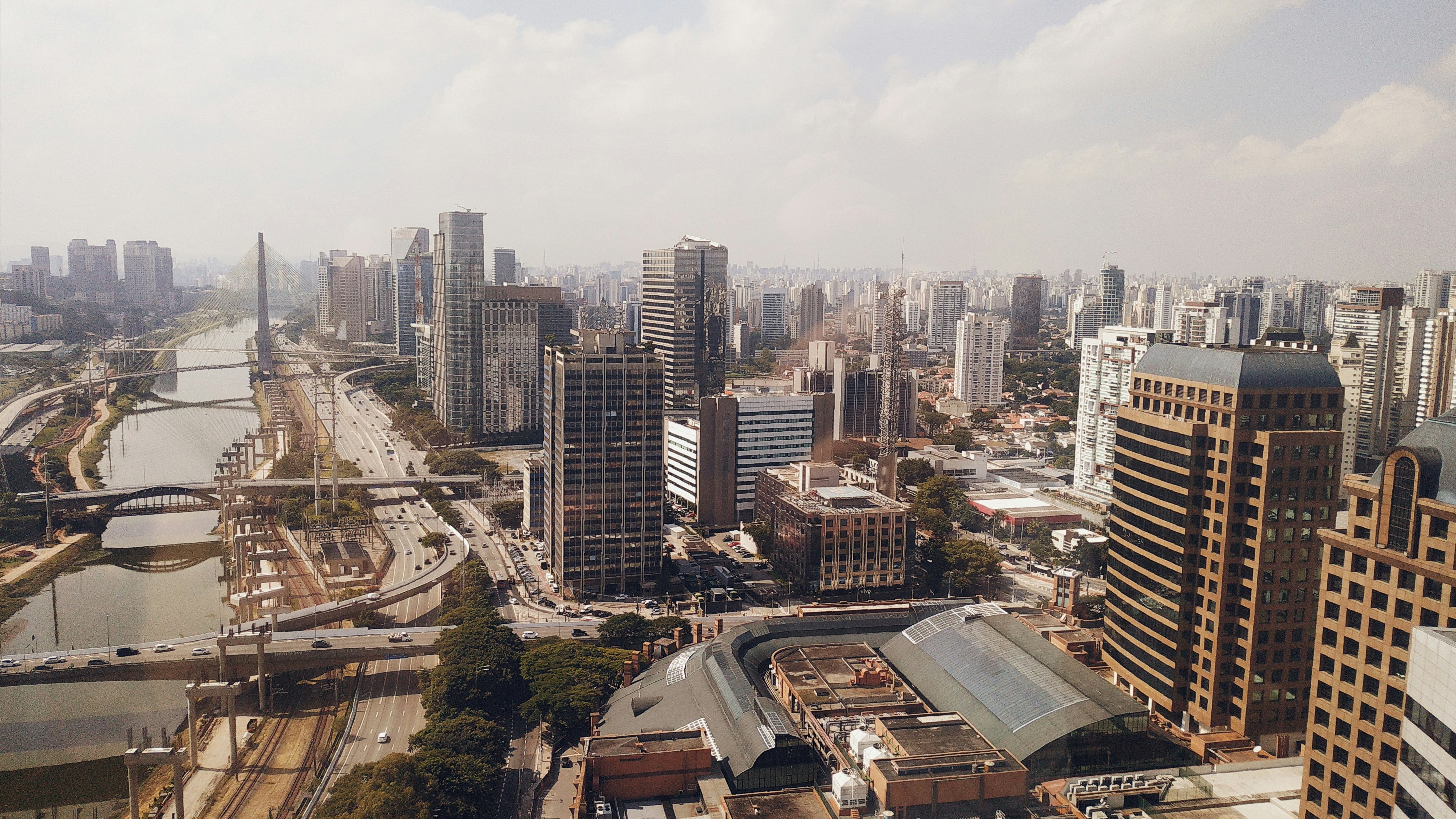 São Paulo bate recorde e recebe 25,4 milhões de turistas no primeiro semestre de 2026