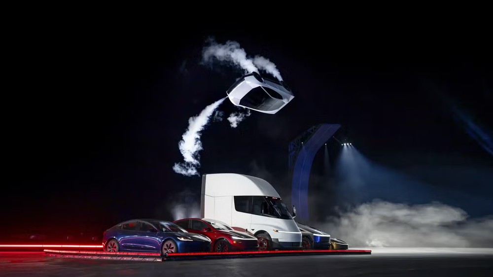 A Tesla apresenta seu primeiro modelo de "carro voador", o Tesla Roadster — Foto: Divulgação/Tesla