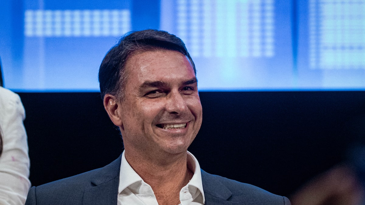 Flávio visita Jair Bolsonaro em Brasília pela segunda vez após fim da proibição de Moraes