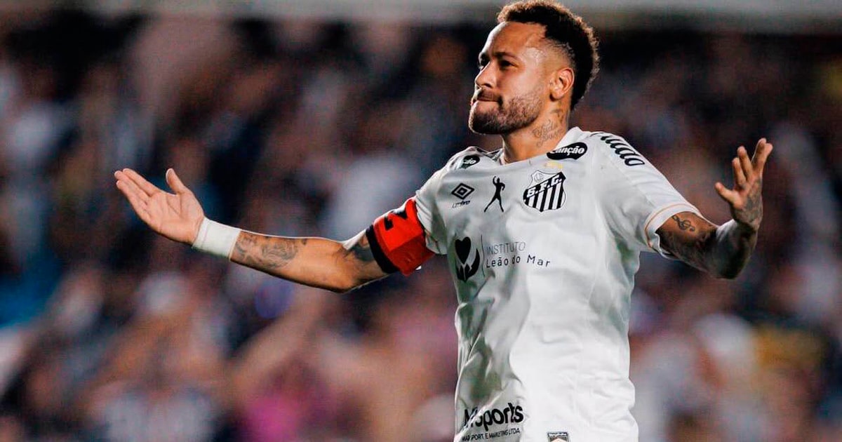 Neymar anota duas vezes de pênalti e Santos busca empate com o líder Flamengo na Vila