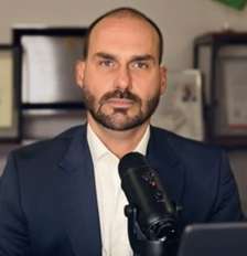Eduardo Bolsonaro foi demitido da PF por faltar injustificadamente ao serviço por mais de 30 dias consecutivos Foto: @SBT News via YouTube / Estadão
