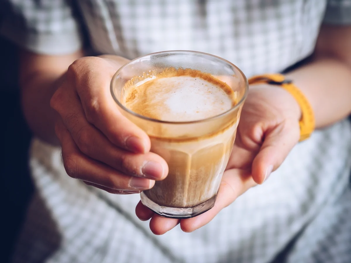 Receita de café anti-inflamatório para aliviar dores nas articulações