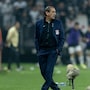 Neymar anota duas vezes de pênalti e Santos busca empate com o líder Flamengo na Vila