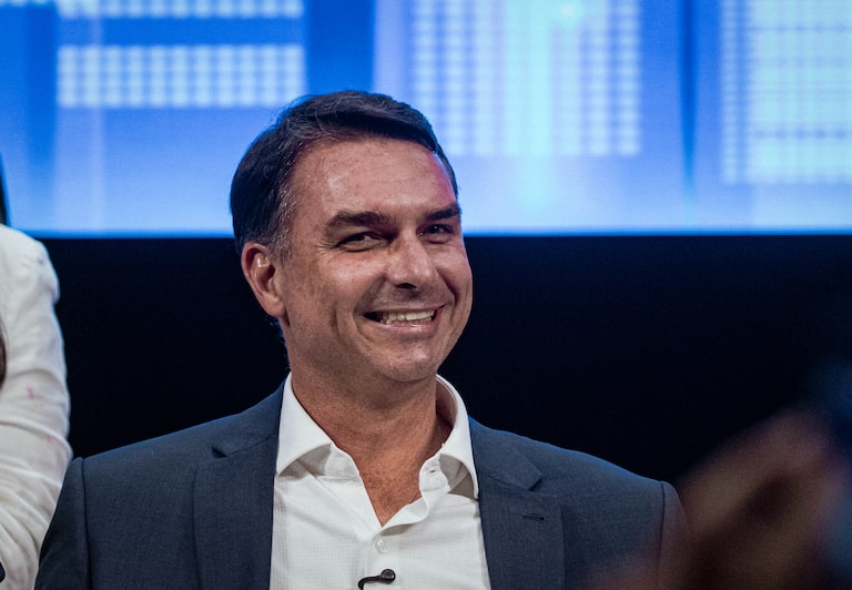 Flávio visita Jair Bolsonaro em Brasília pela segunda vez após fim da proibição de Moraes