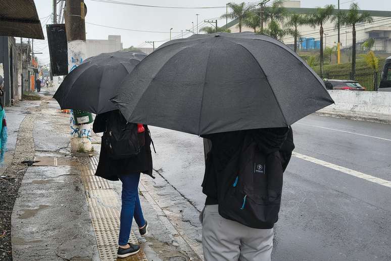Chuva, vento e calor: como fica o tempo no dia da eleição em todo o Brasil