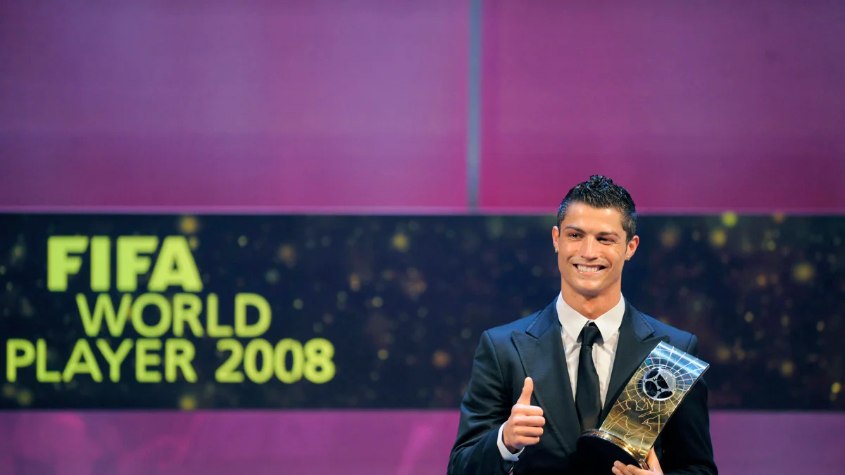 Cristiano Ronaldo lidera votação da Bola de Ouro de todos os tempos