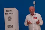 Lula recebe 6.435 votos contra 3.566 de Flávio Bolsonaro na Oceania