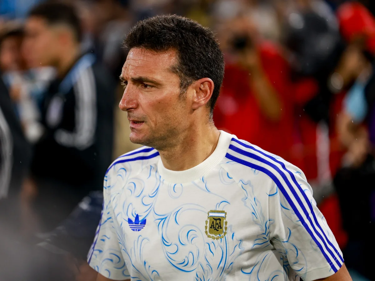 Scaloni indica permanência na seleção argentina após fim do ciclo de Messi