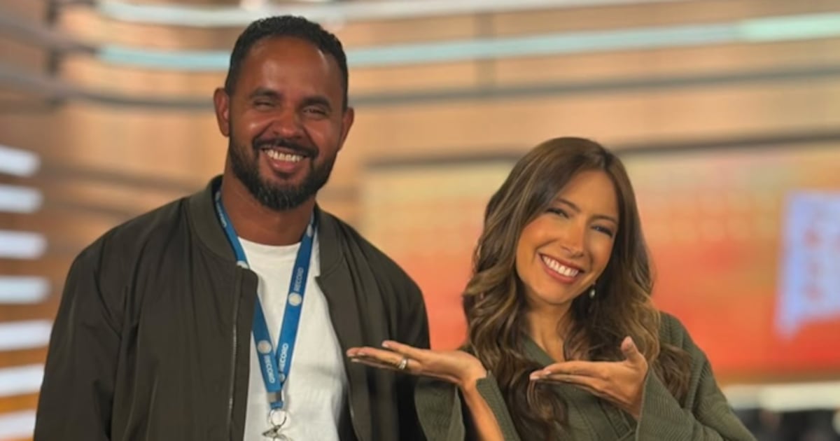 Alerta de bastidores! Paloma Poeta ganha companheiro inesperado em foto de figurino