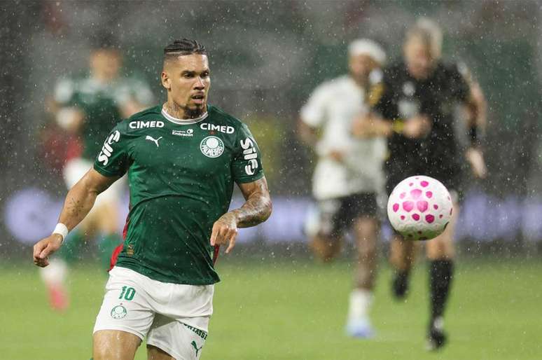 Abel elogia Giay e analisa retorno de Paulinho: "Precisa de tempo"