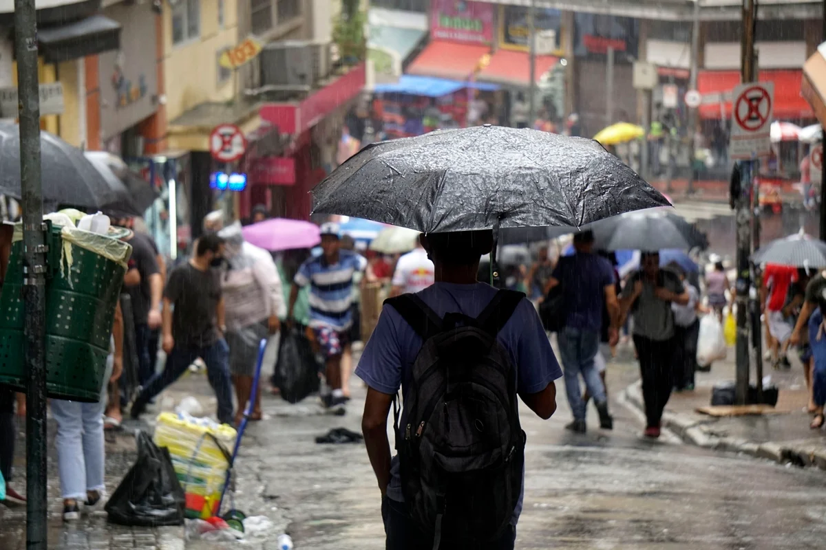 Imagem da matéria: Clima: domingo de 2º turno tem chuva no Sul e calor de até 40ºC no Nordeste