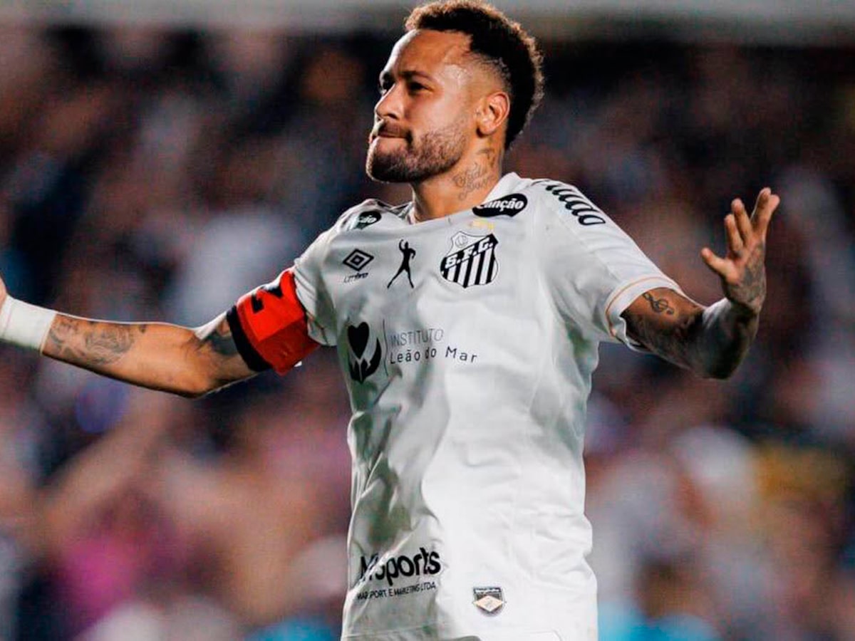 Neymar anota duas vezes de pênalti e Santos busca empate com o líder Flamengo na Vila